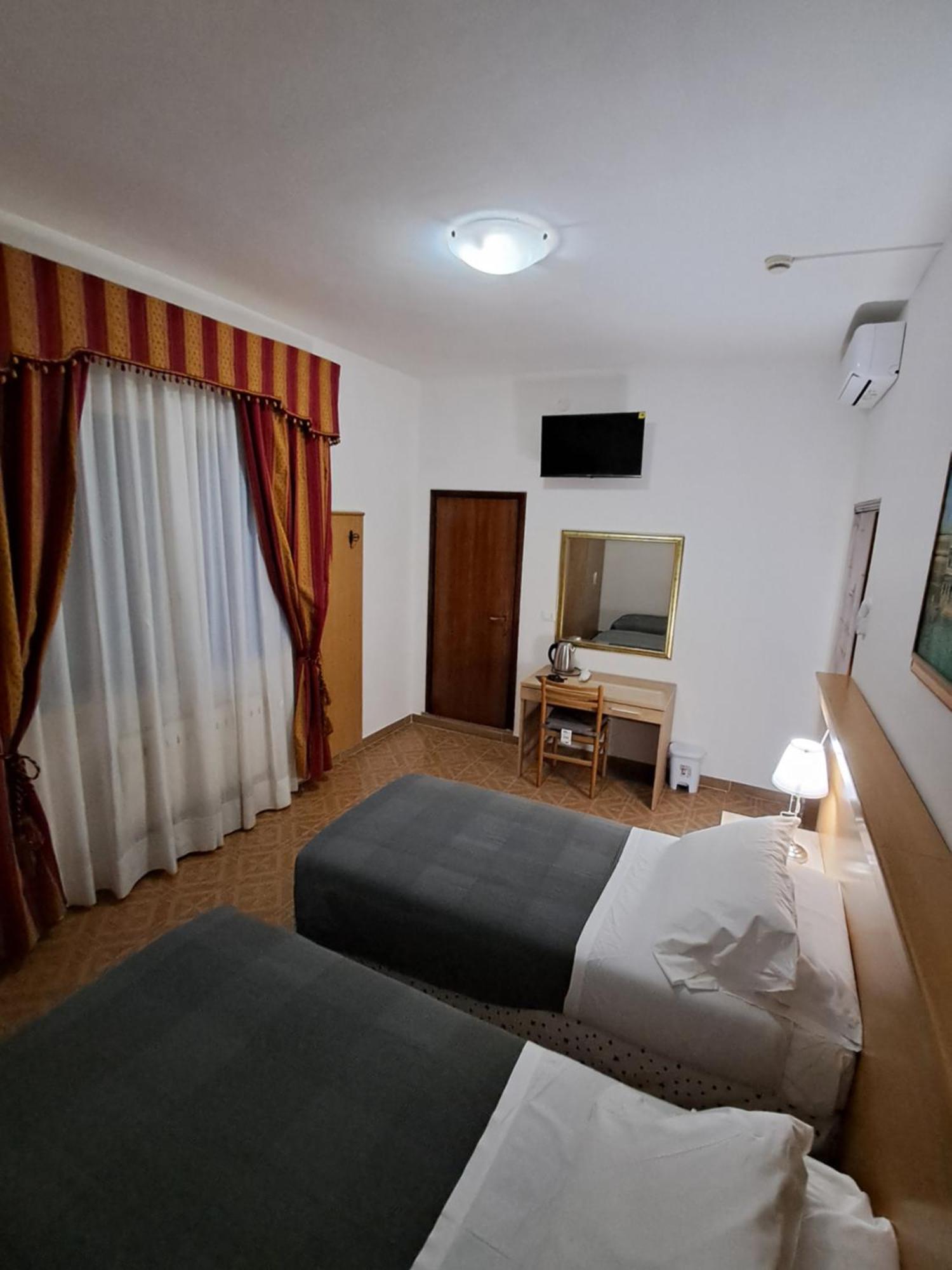 Hotel Tito 2 เมสเตร ภายนอก รูปภาพ