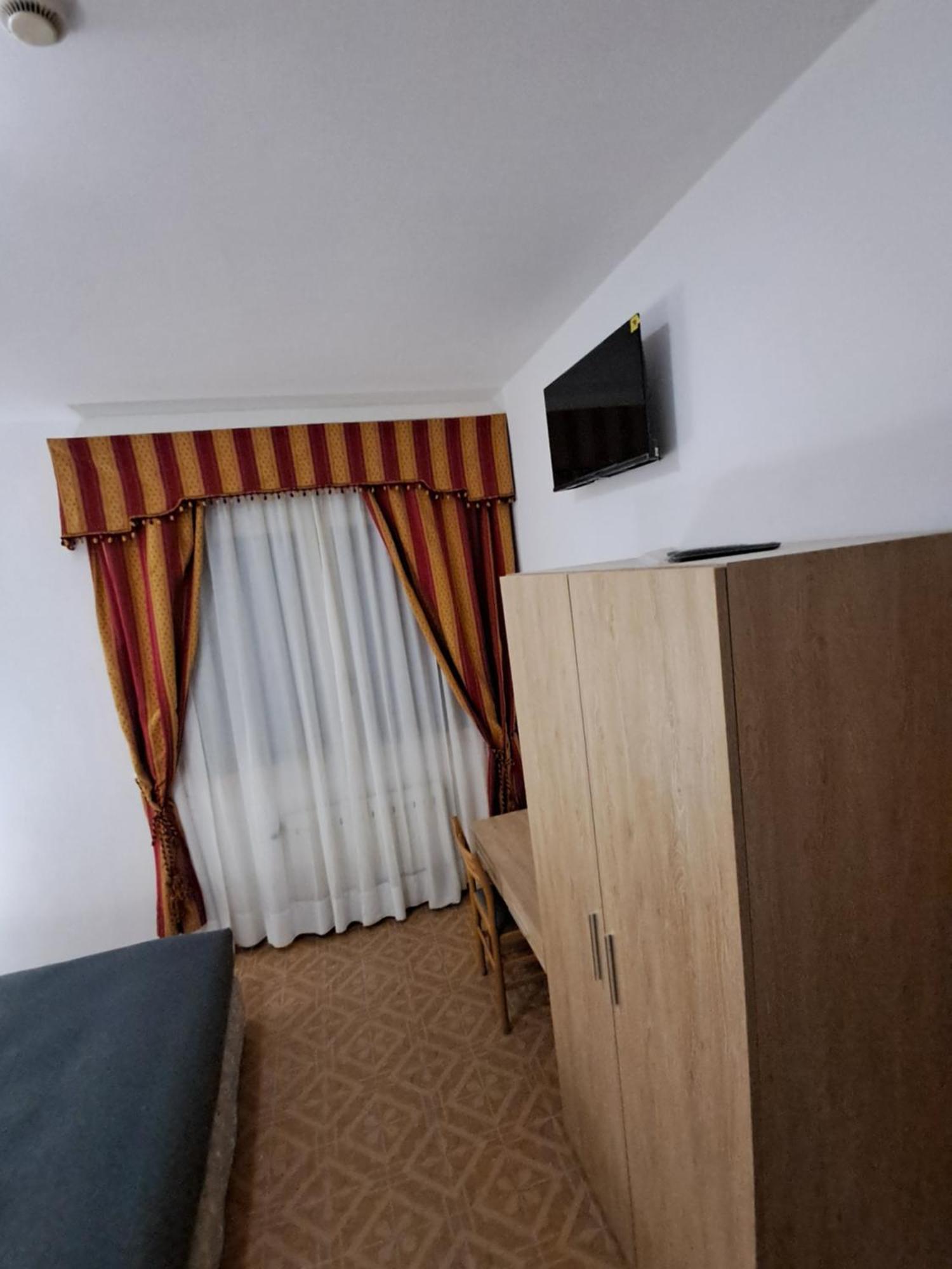 Hotel Tito 2 เมสเตร ภายนอก รูปภาพ